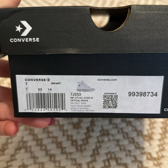NIB Converse High top All Stars - Picture 2 of 2